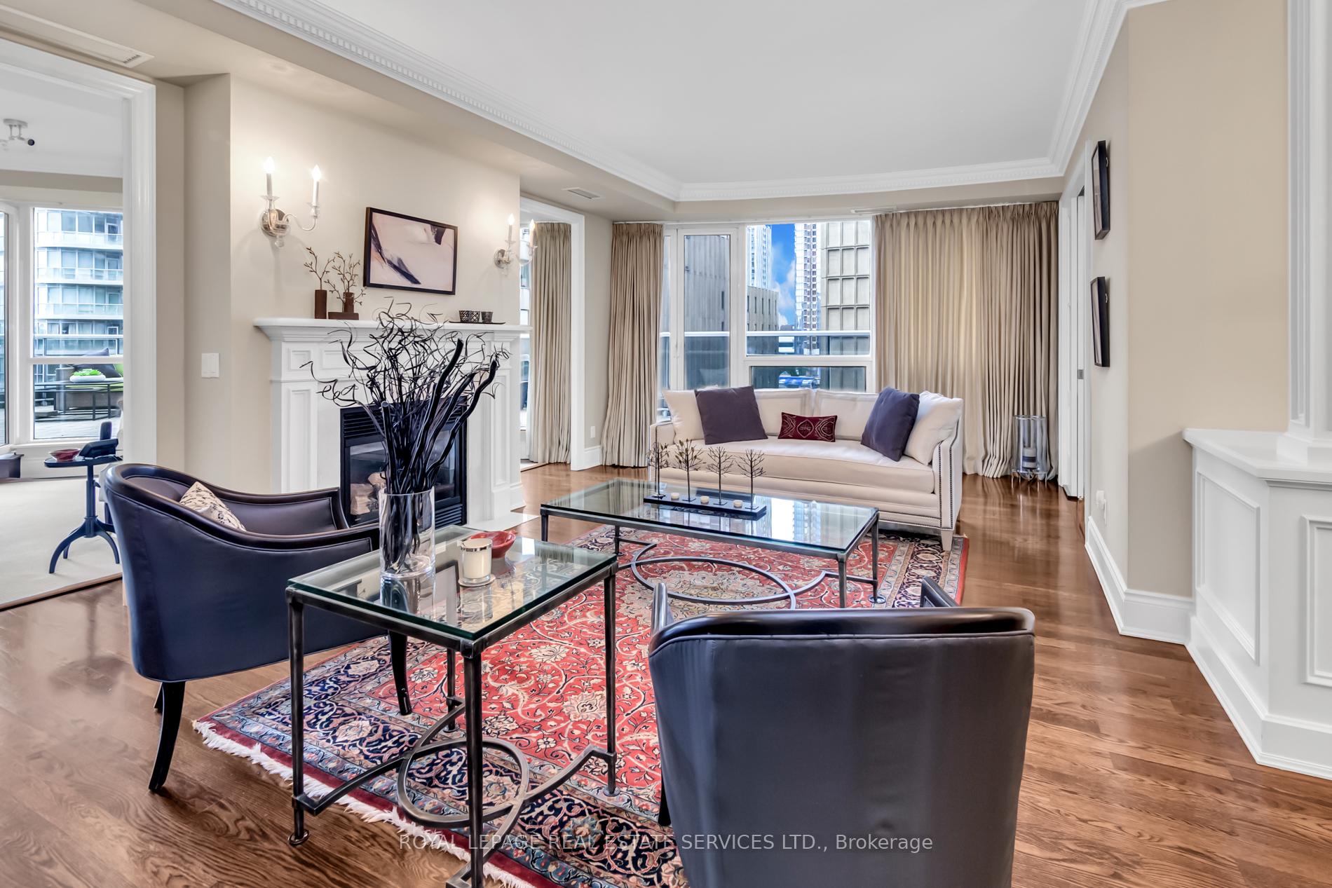 3 Bedrooms Condo at 10 Bellair, Toronto For sale