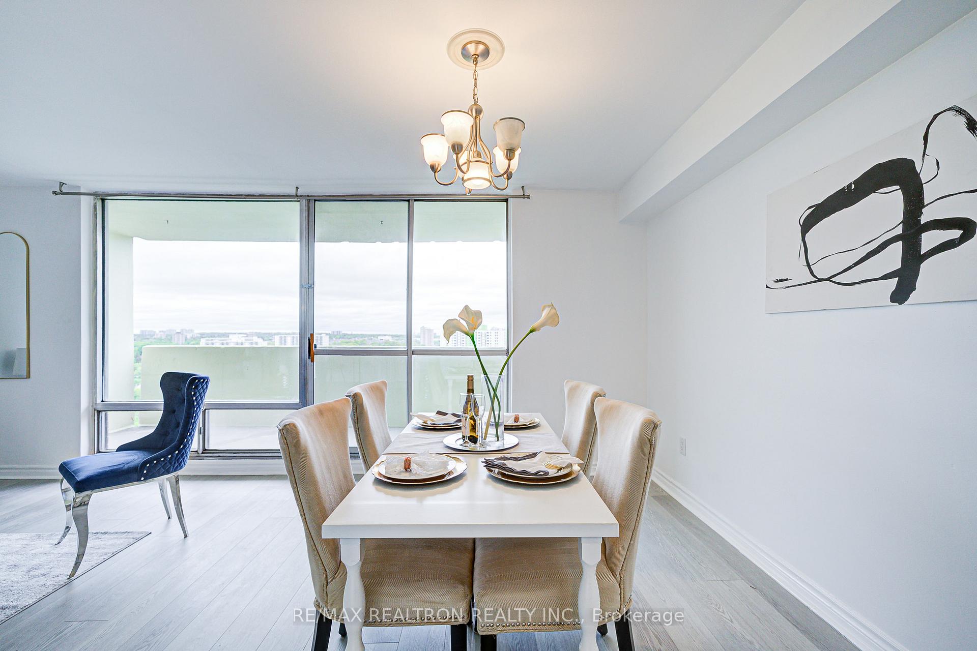 2 Bedrooms Condo at 5 Massey, Toronto For sale