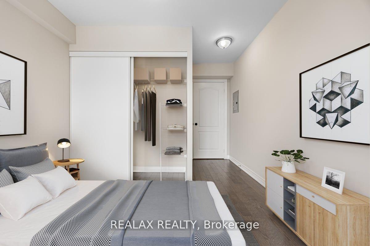 3 Bedrooms Condo at 70 Town Centre, Toronto For sale