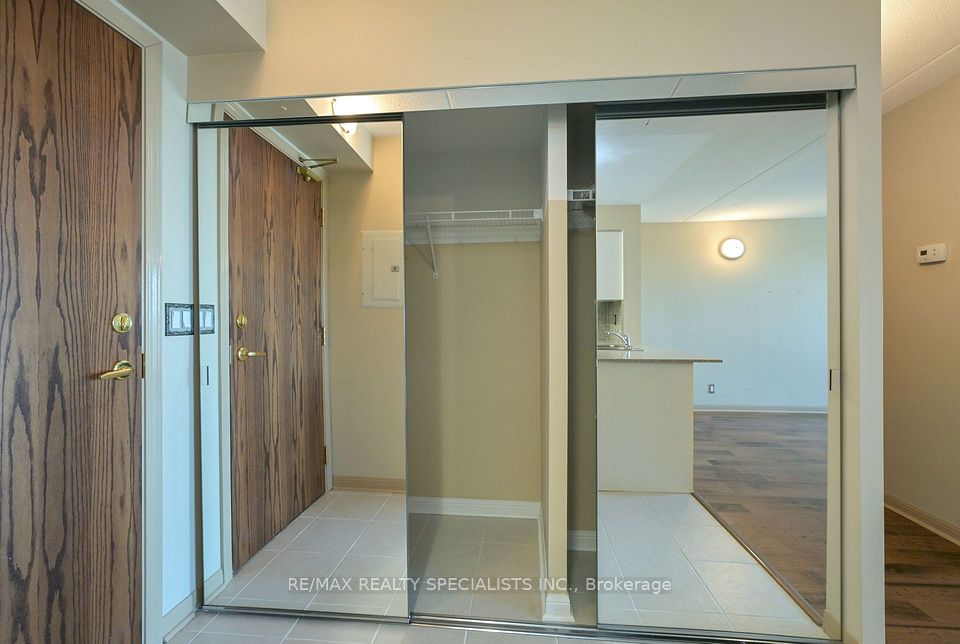 Mirrored Closet
