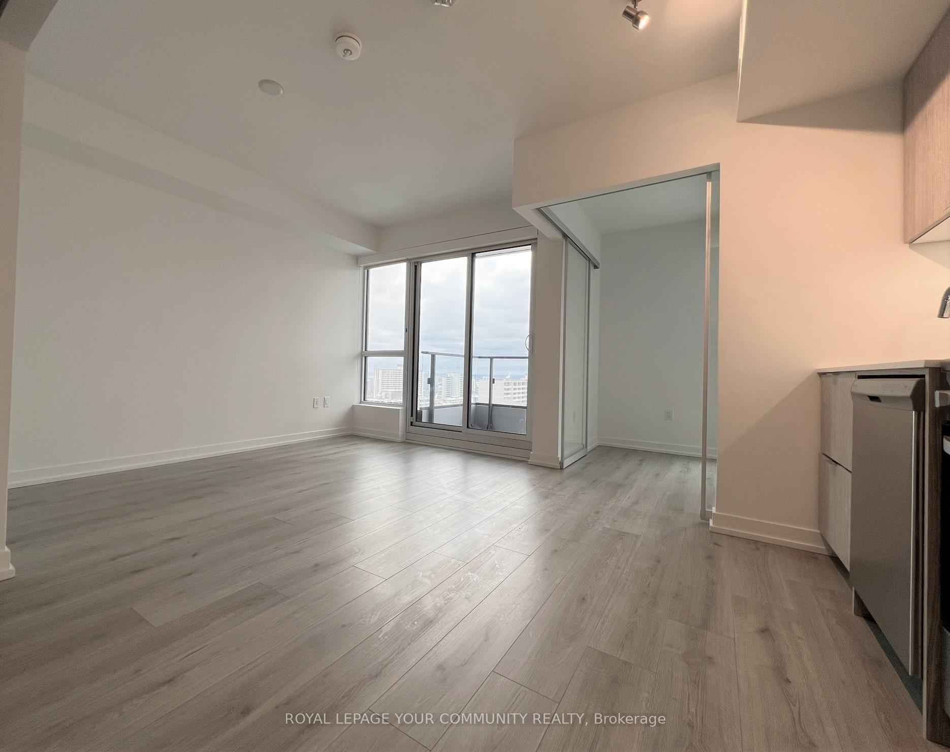 2 Bedrooms Condo at 395 Bloor,  Toronto For sale