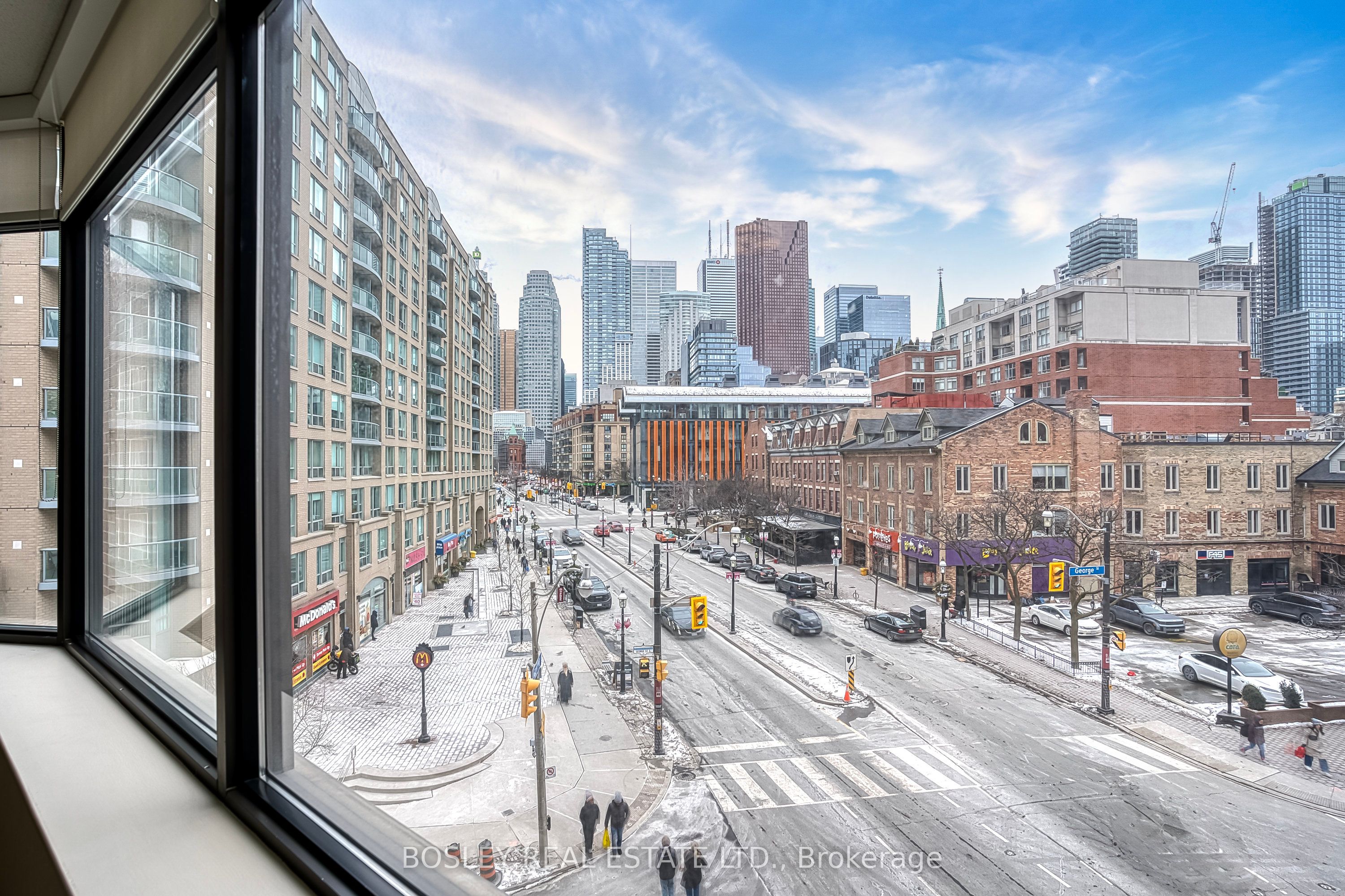 135 George Street S, #402