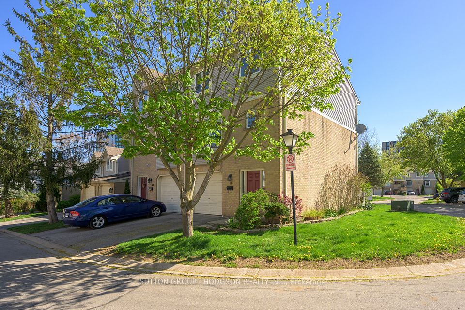 #43 - 9 Ailsa Place, London South, ON N5Z 4Z6