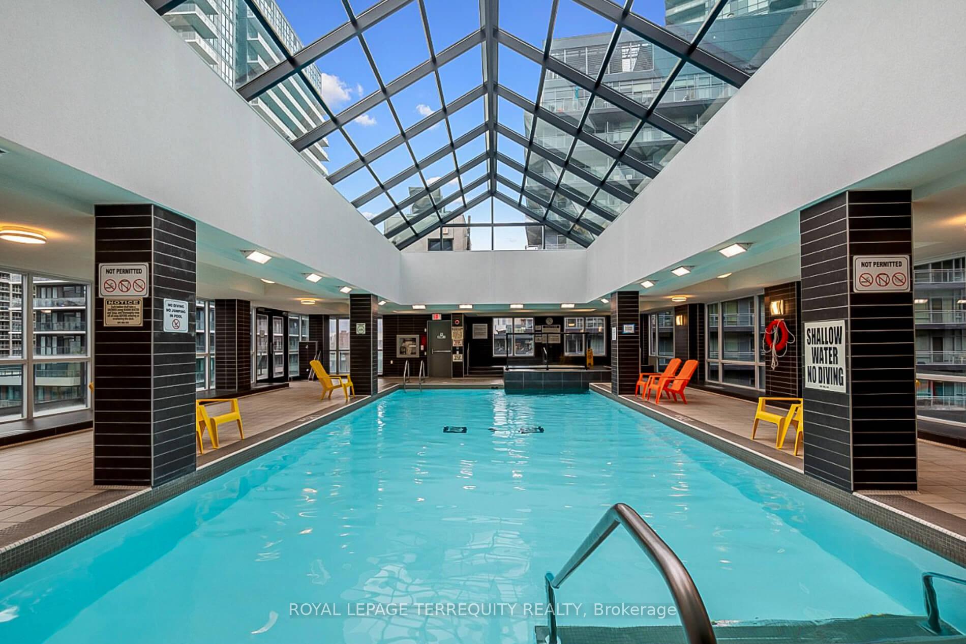 2 Bedrooms Condo at 600 Fleet, Toronto For sale