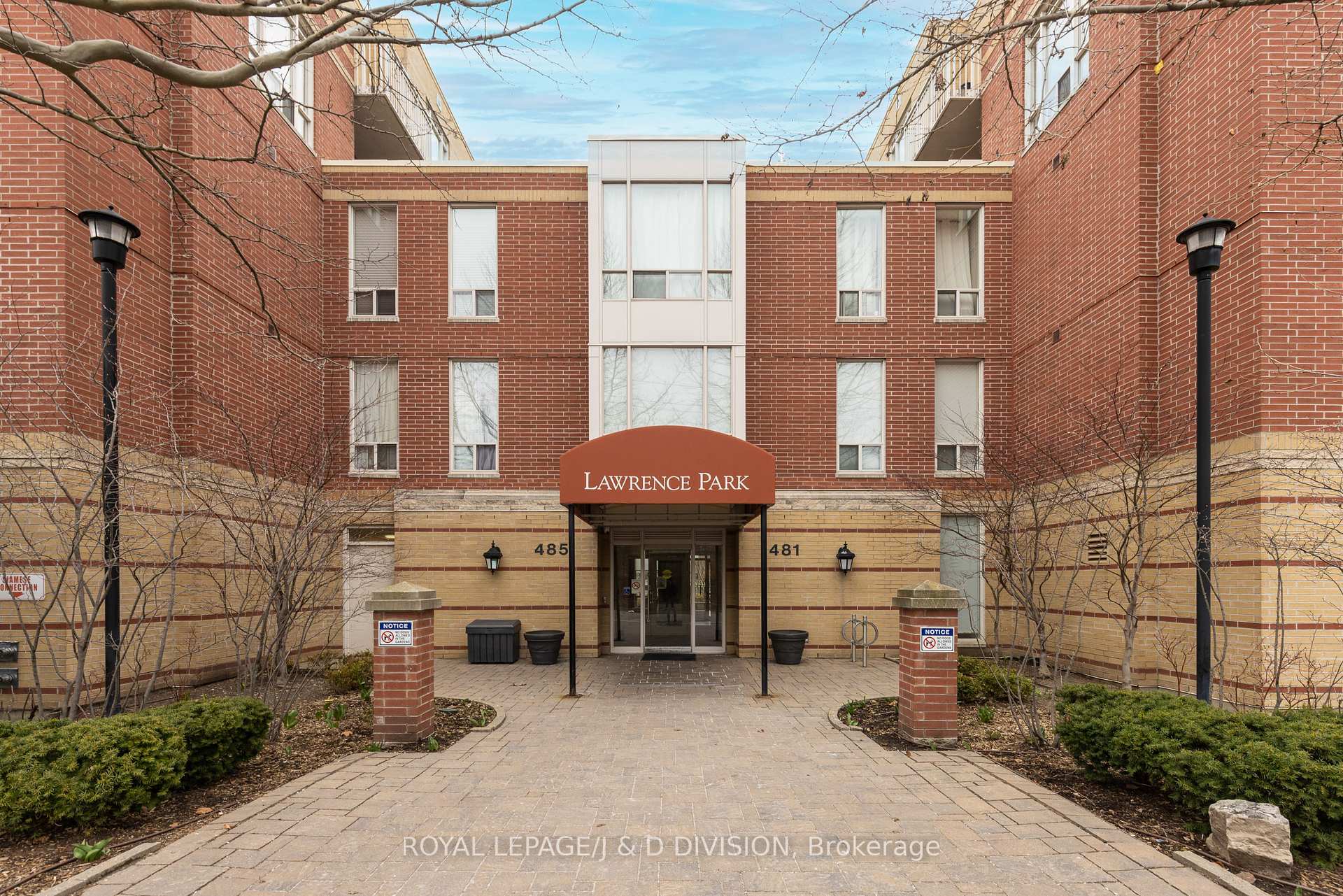 1 Bedroom Condo at 485 Rosewell,  Toronto For sale