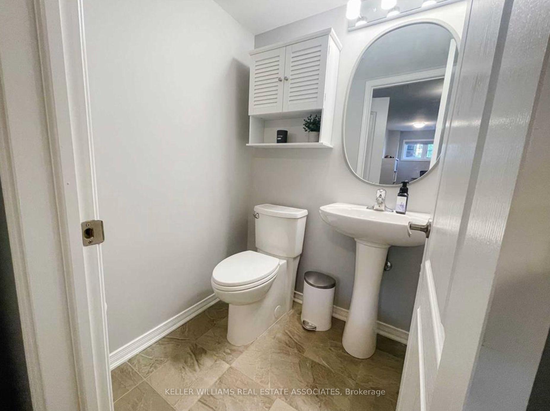 3 Bedrooms Condo at 2441 Greenwich, Oakville For sale