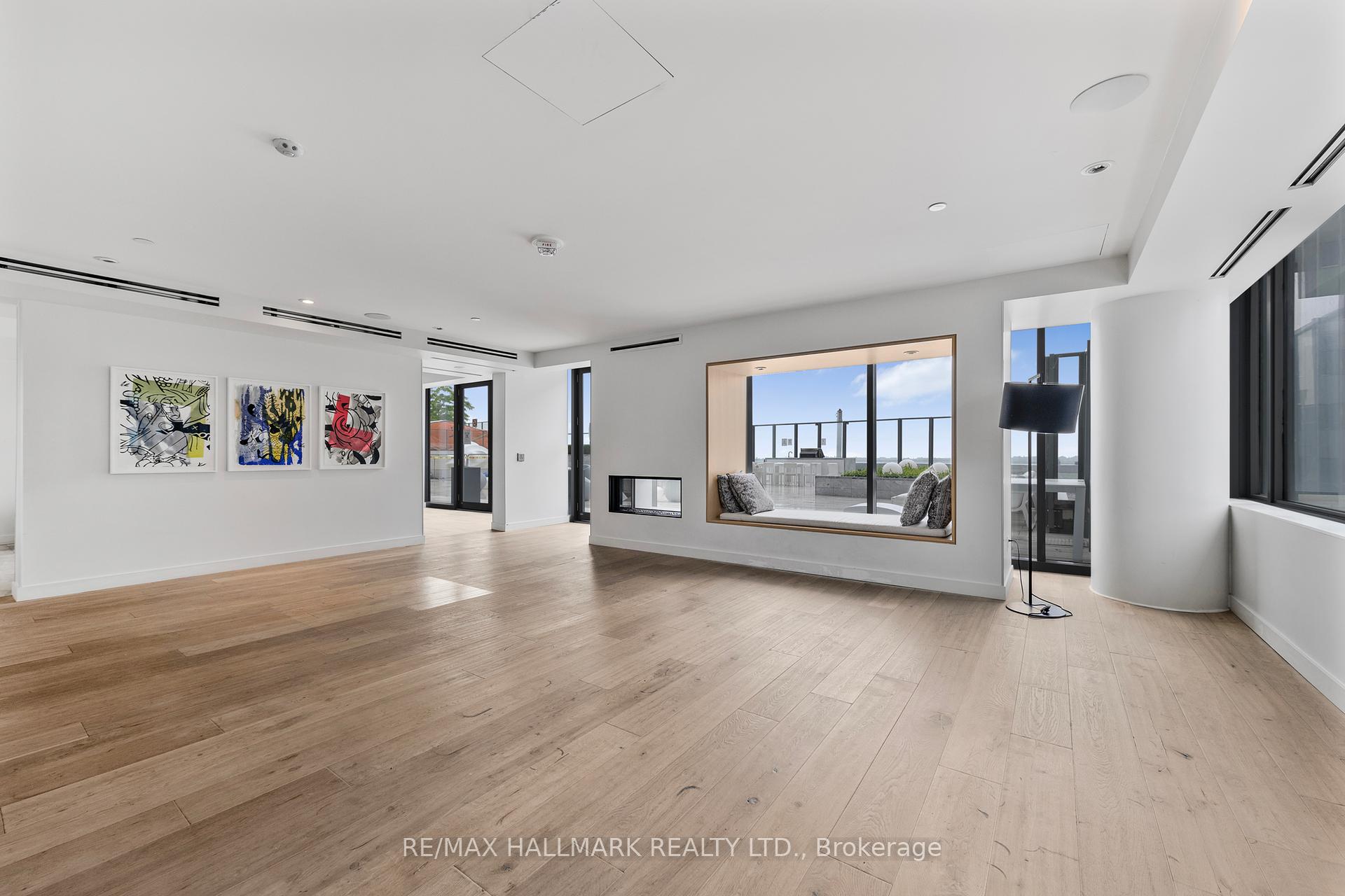 2 Bedrooms Condo at 5 Soudan, Toronto For sale