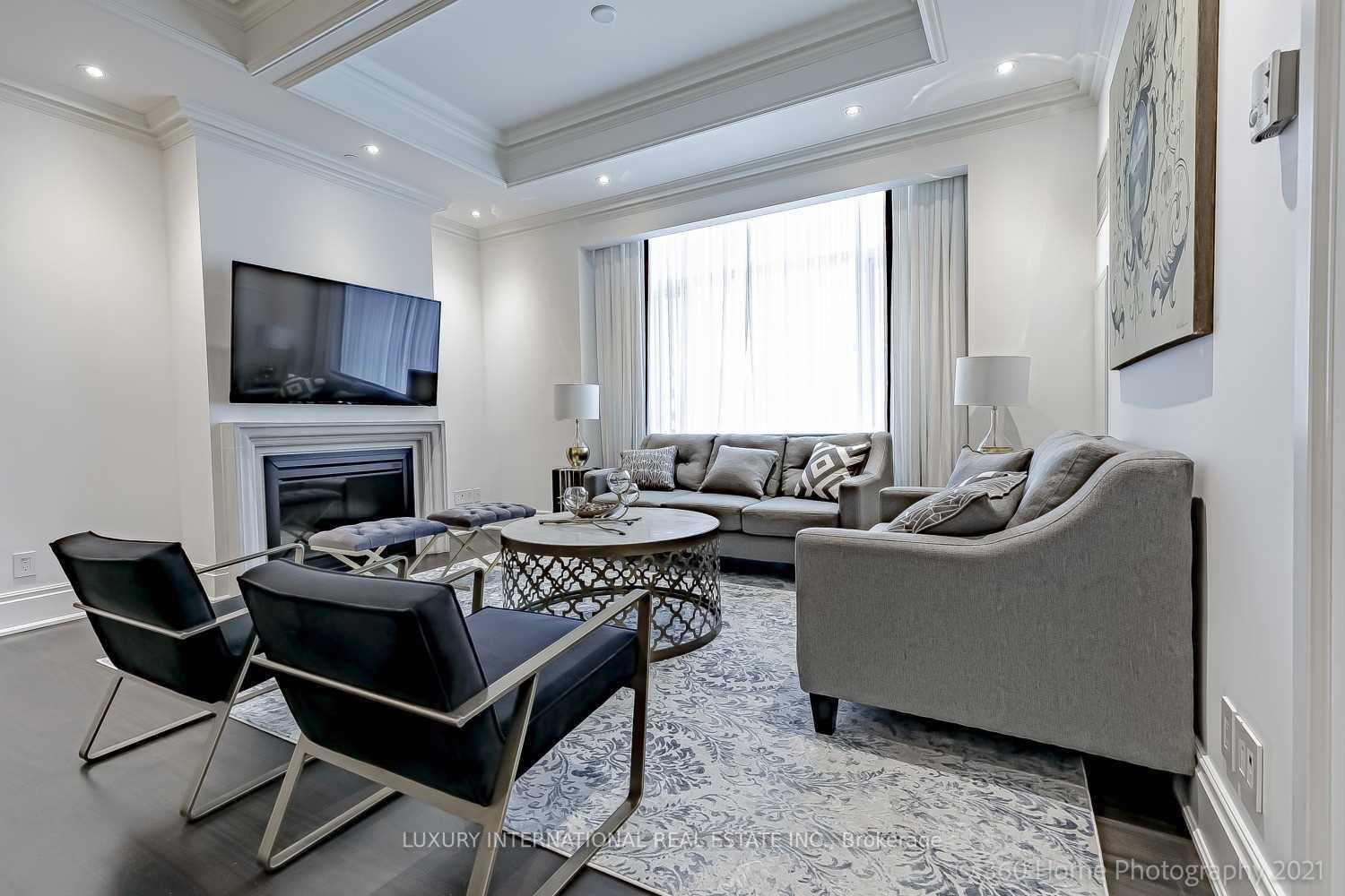 2 Bedrooms Condo at 311 Bay,  Toronto For sale