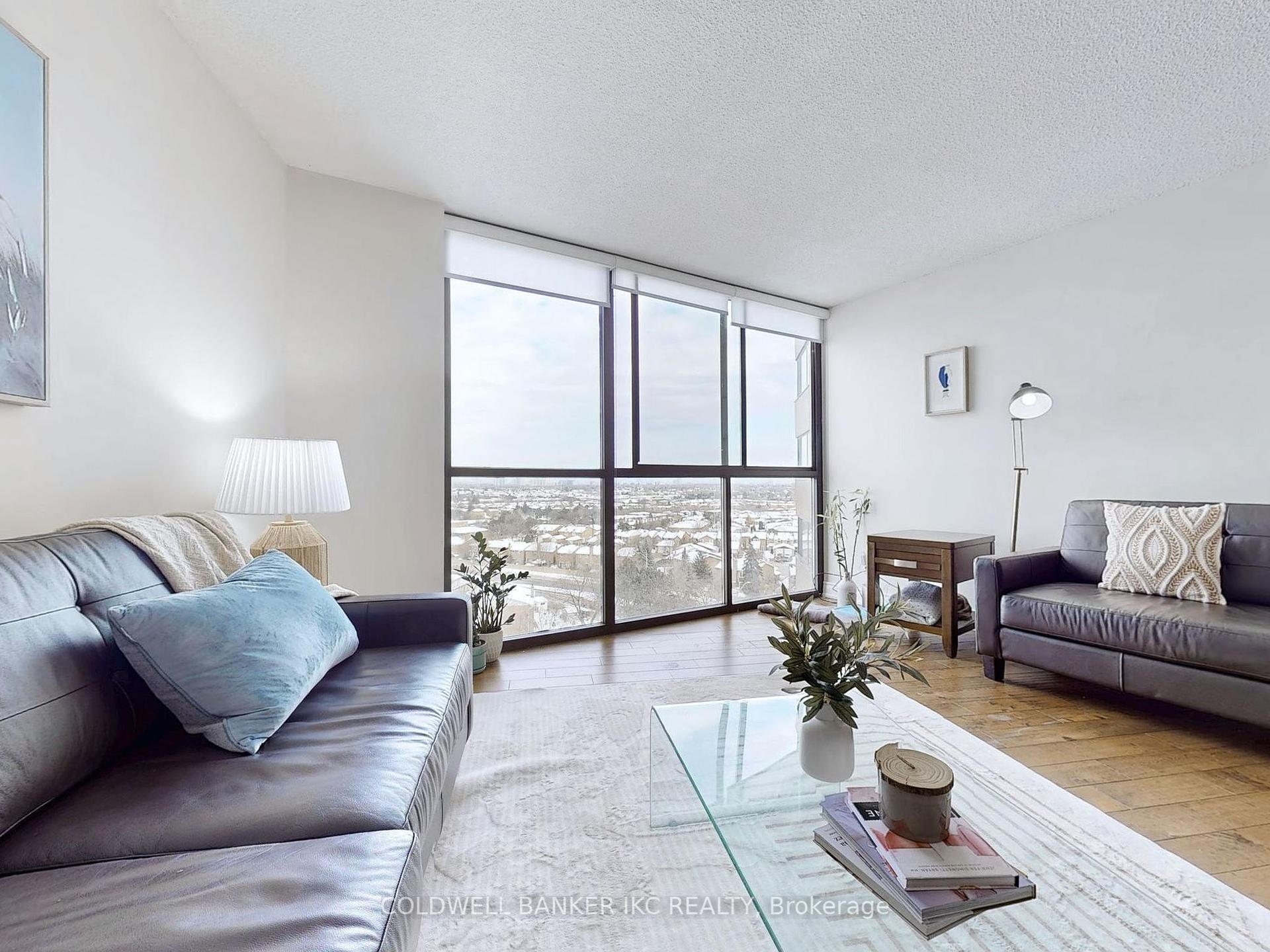 3 Bedrooms Condo at 4235 Sherwoodtowne, Mississauga For sale