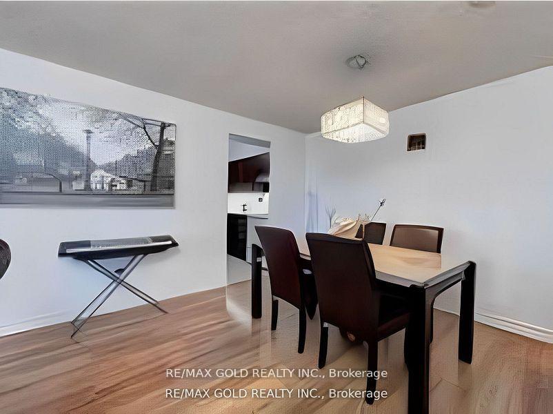 2 Bedrooms Condo at 10 Tapscott, Toronto For sale