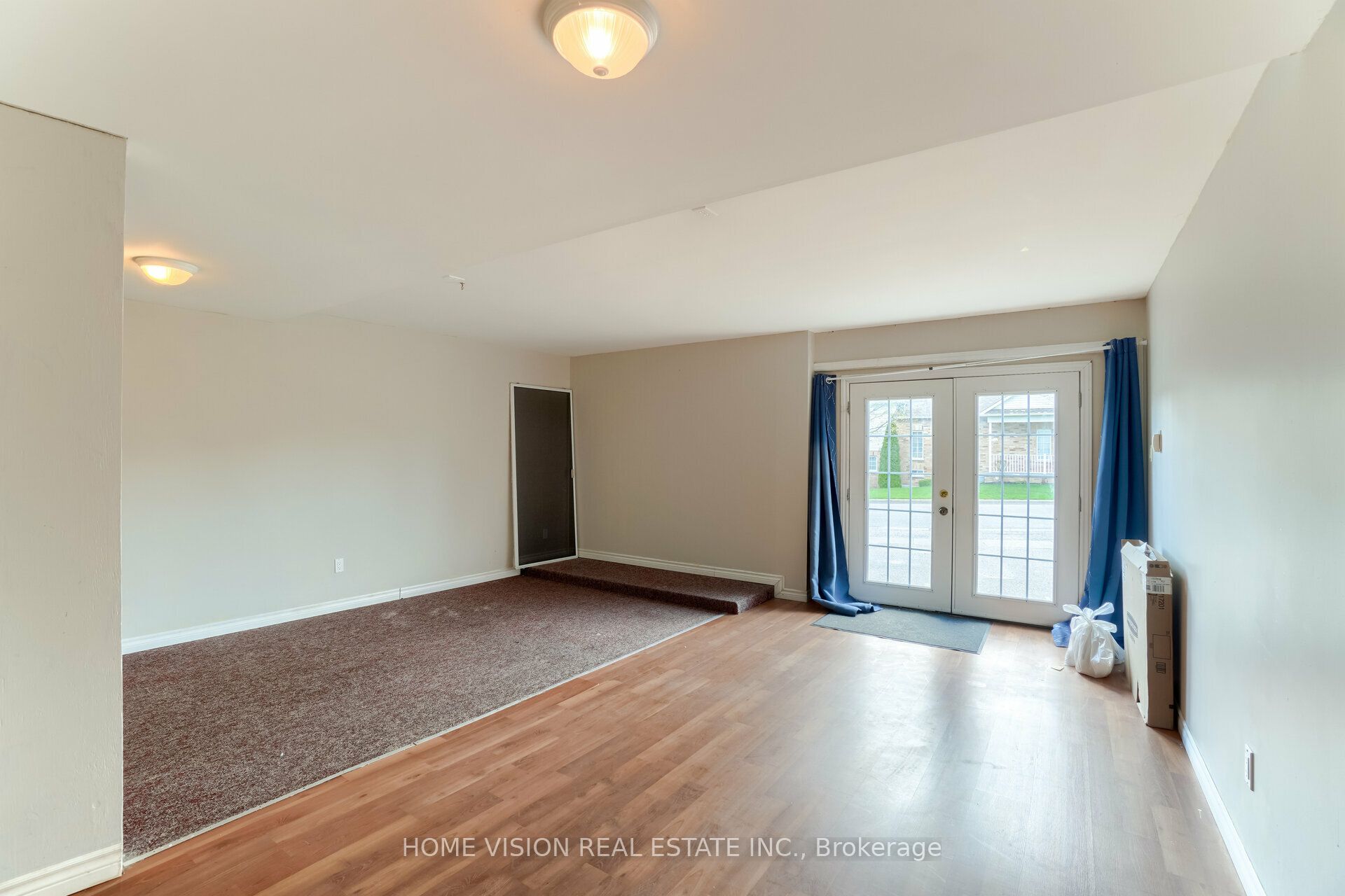 1433 Springwater Crescent E, #Lower Unit