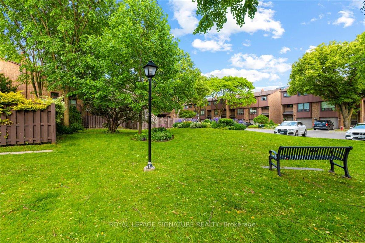 3 Bedrooms Condo at 86 Wagon Trailway, Toronto For sale
