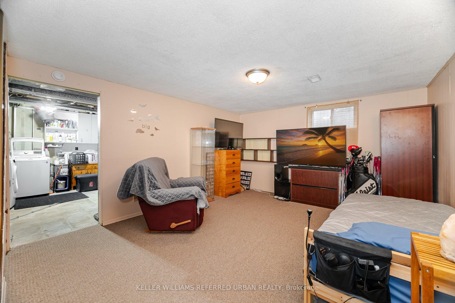 3 Bedrooms Condo at 973 Francis, Burlington For sale