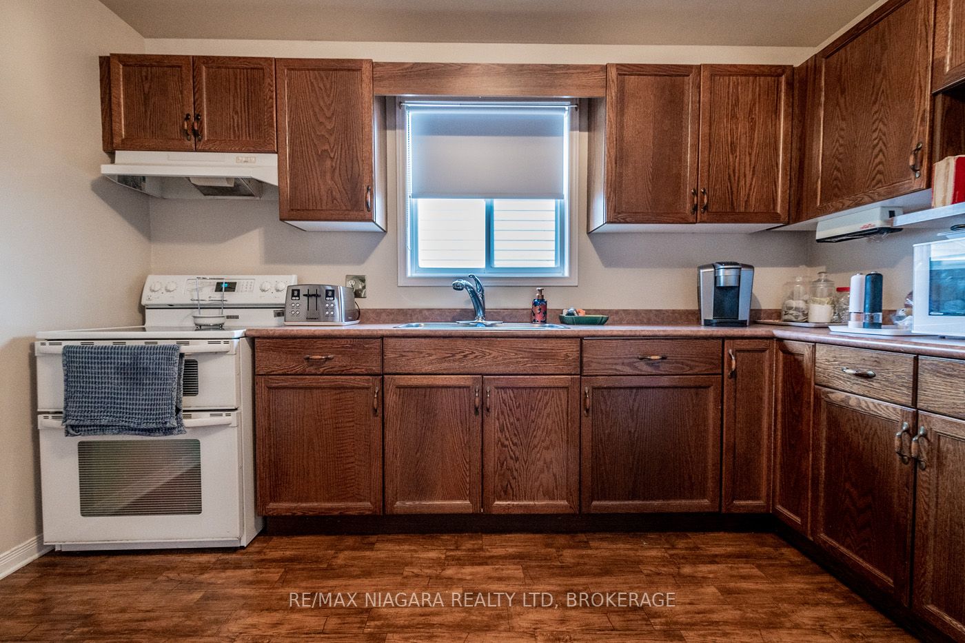 14 JENNIFER Crescent