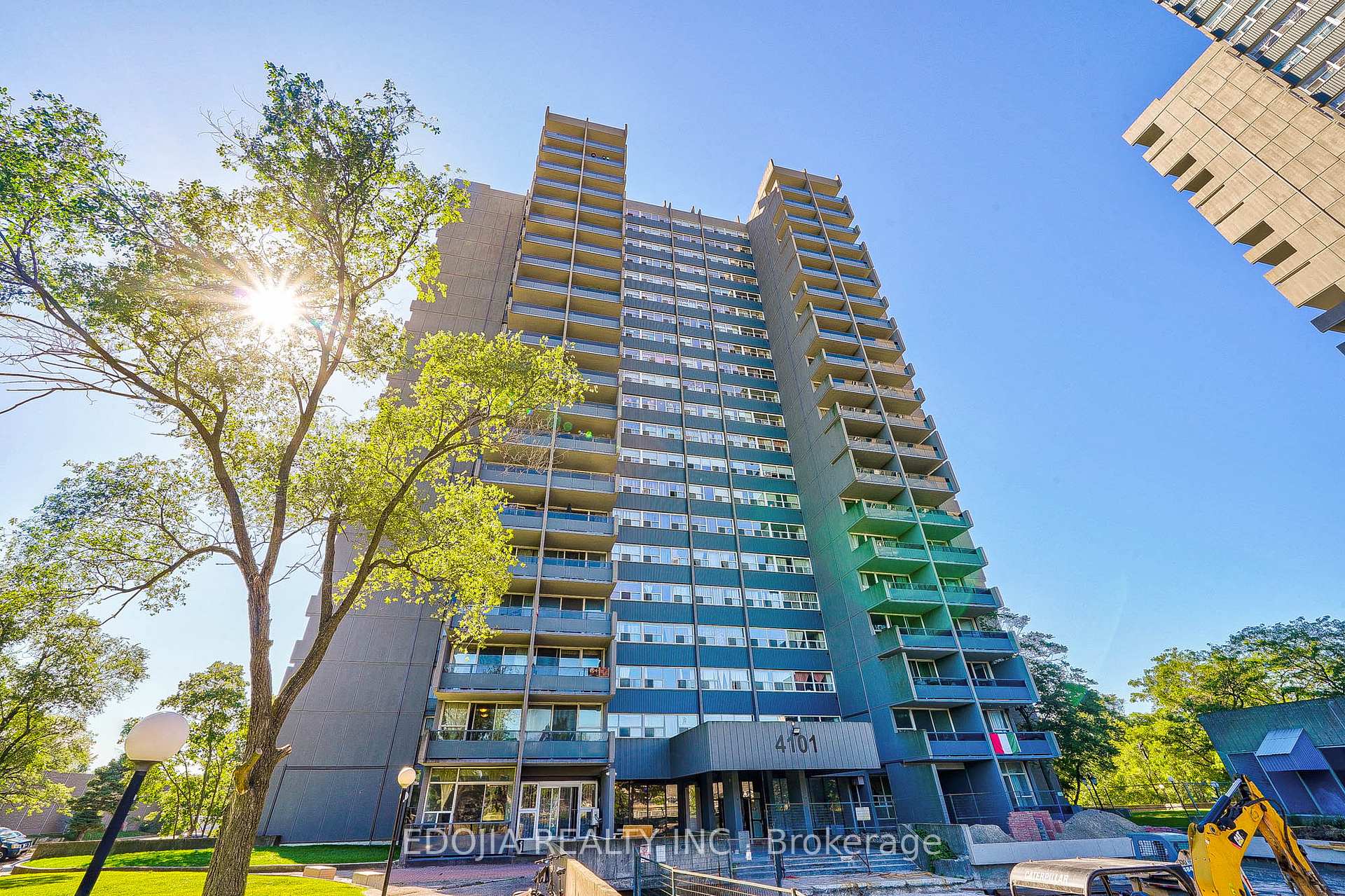 2 Bedrooms Condo at 4101 Sheppard,  Toronto For sale