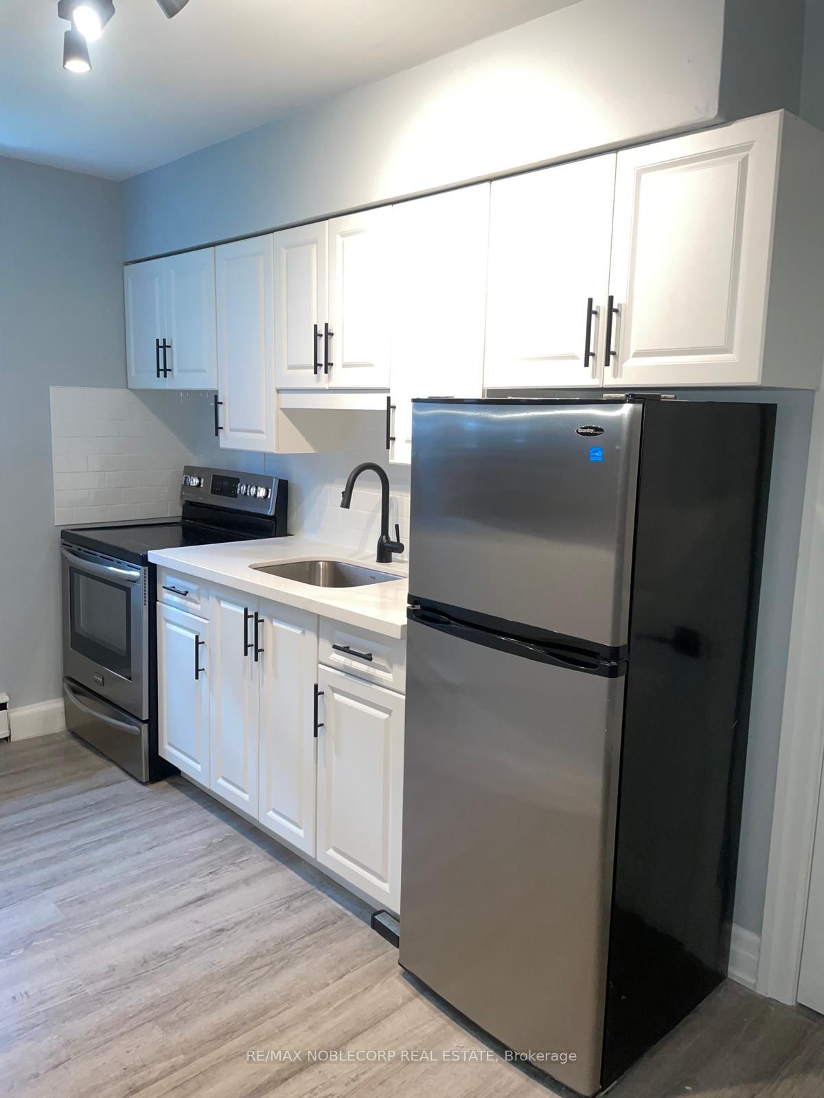 1 Bedroom Condo at 5 Applewood, Hamilton For sale