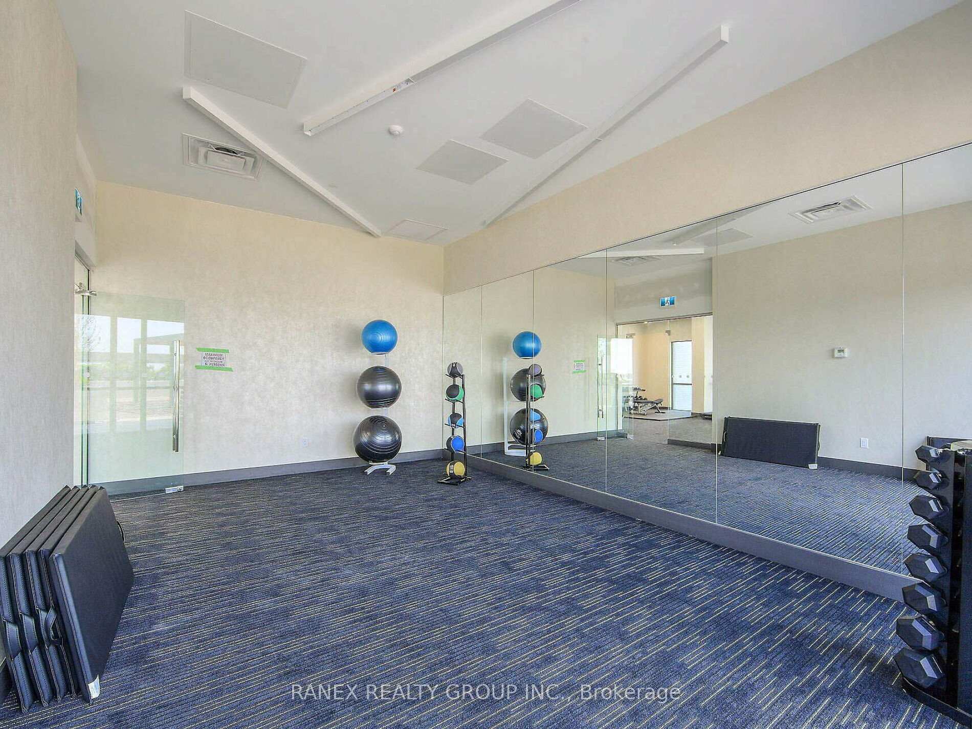 2 Bedrooms Condo at 5025 Four Springs, Mississauga For sale