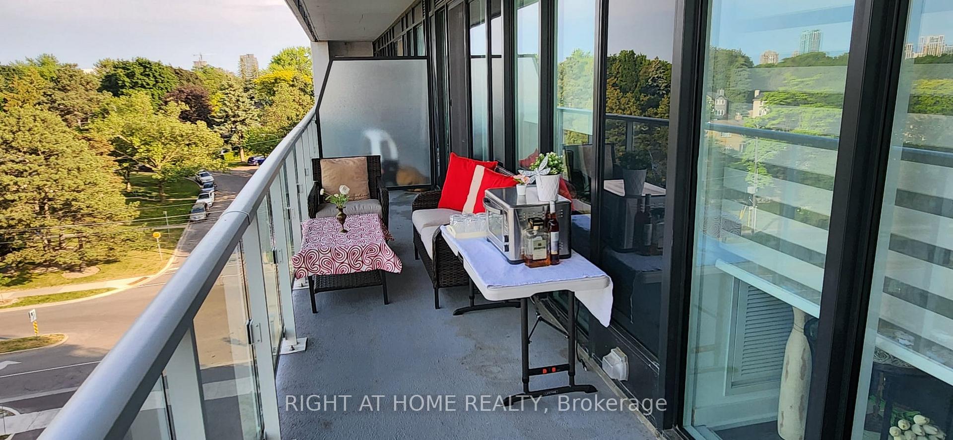 3 Bedrooms Condo at 20 O’Neill, Toronto For sale