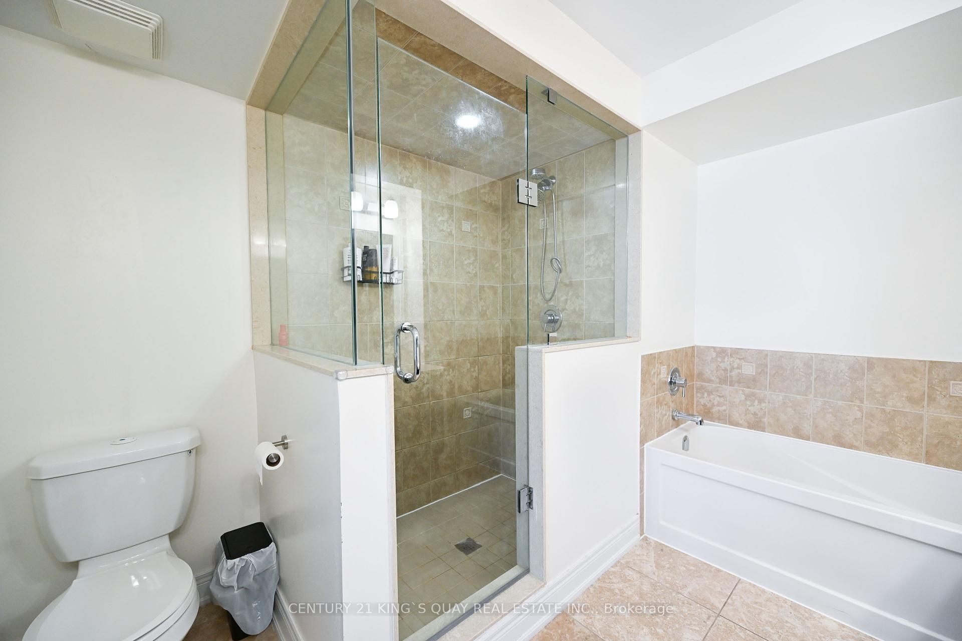 3 Bedrooms Condo at 40 Hargrave,  Toronto For sale