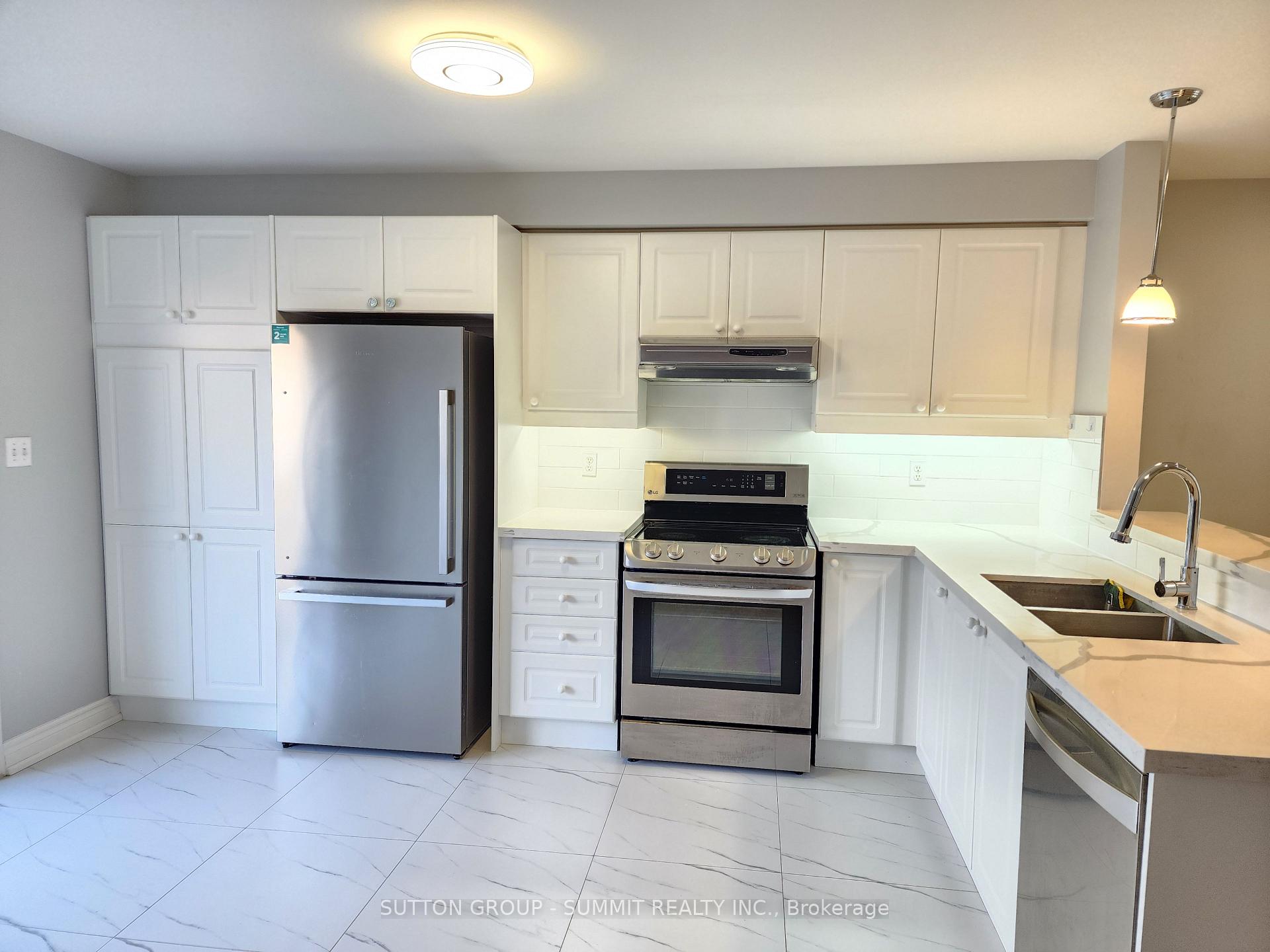 4 Bedrooms Condo at 5535 GLEN ERIN,  Mississauga For sale
