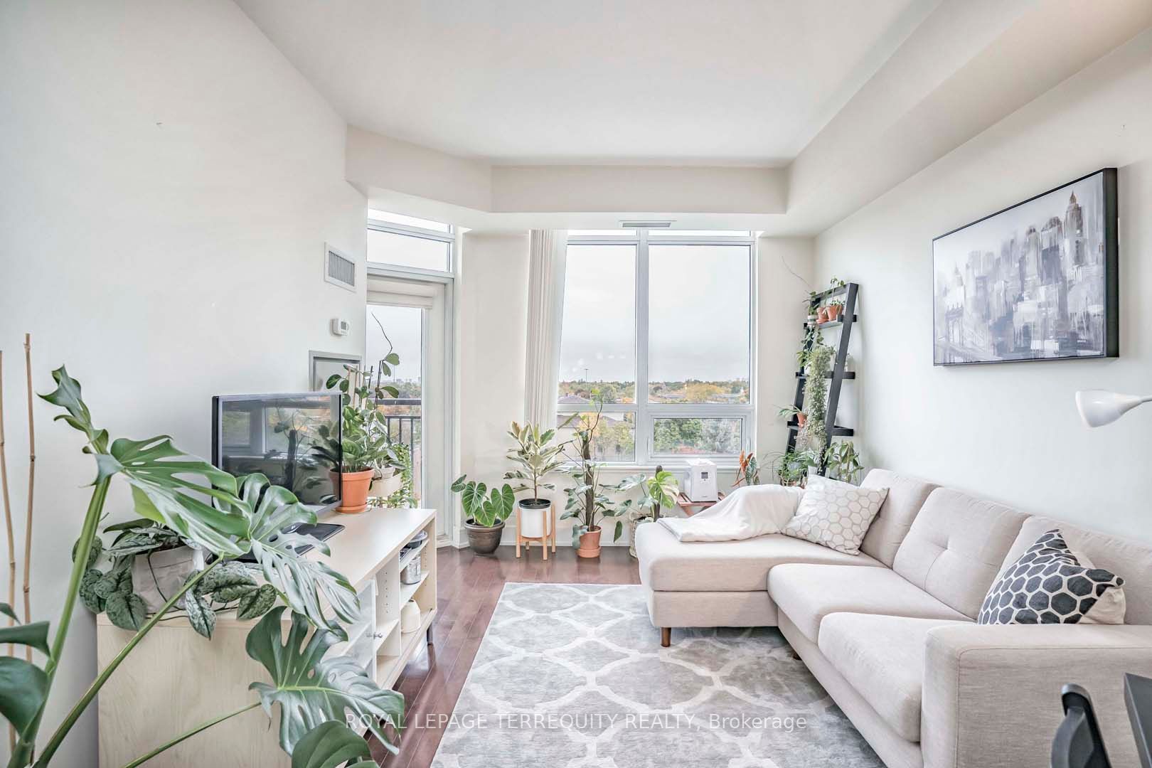 676 Sheppard Avenue E, #607