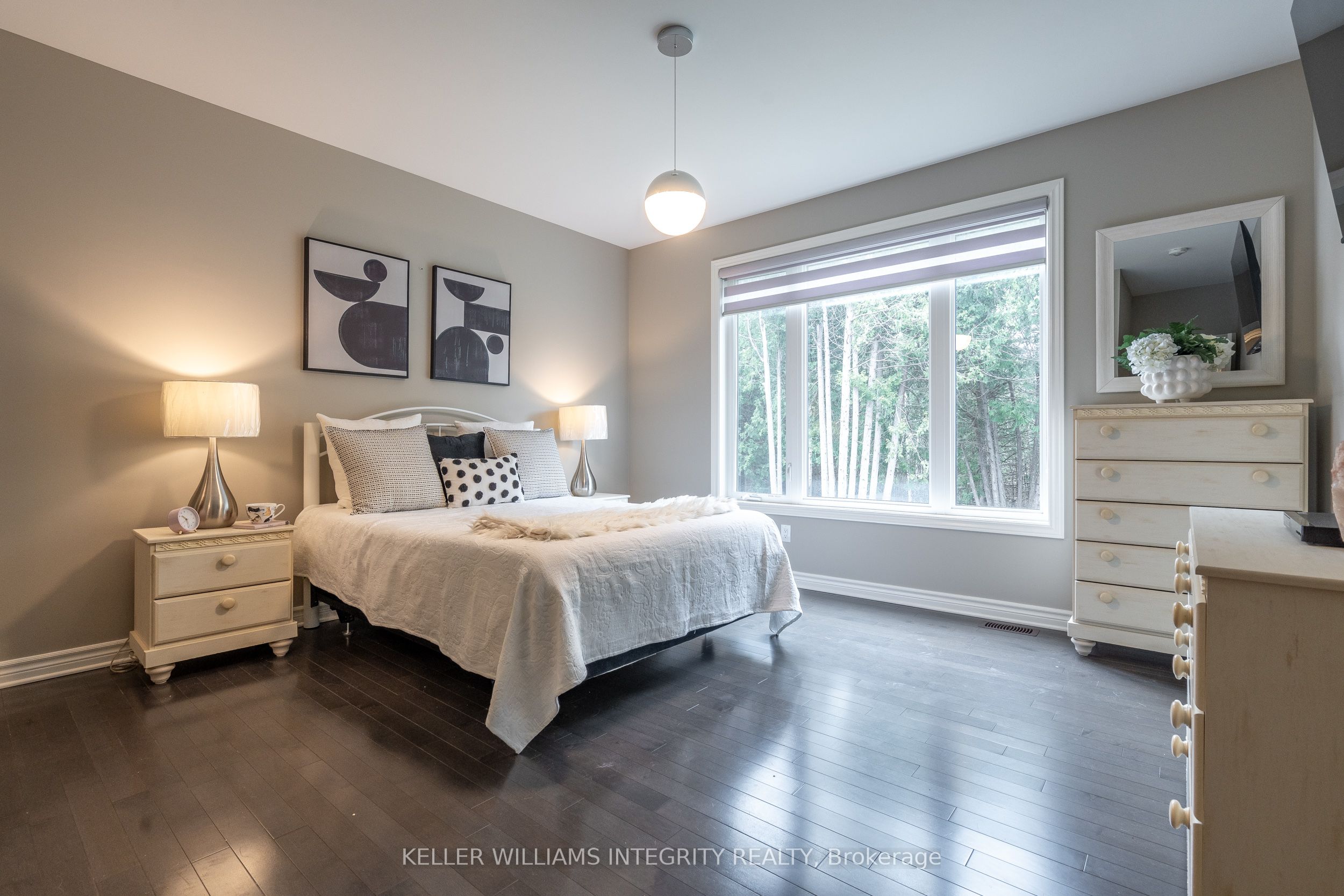 1126 Beckett Crescent