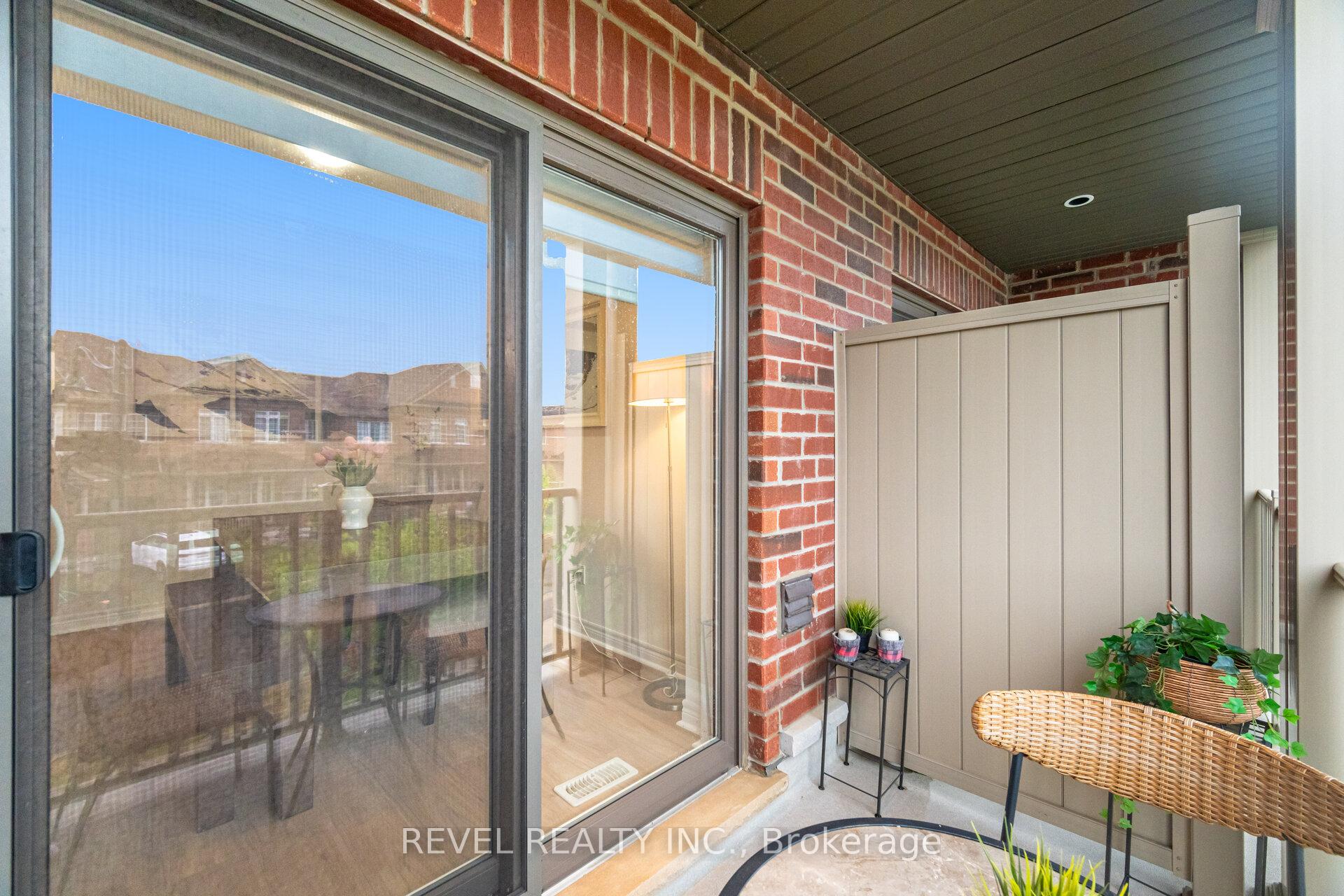 3 Bedrooms Condo at 316 Humphrey, Hamilton For sale