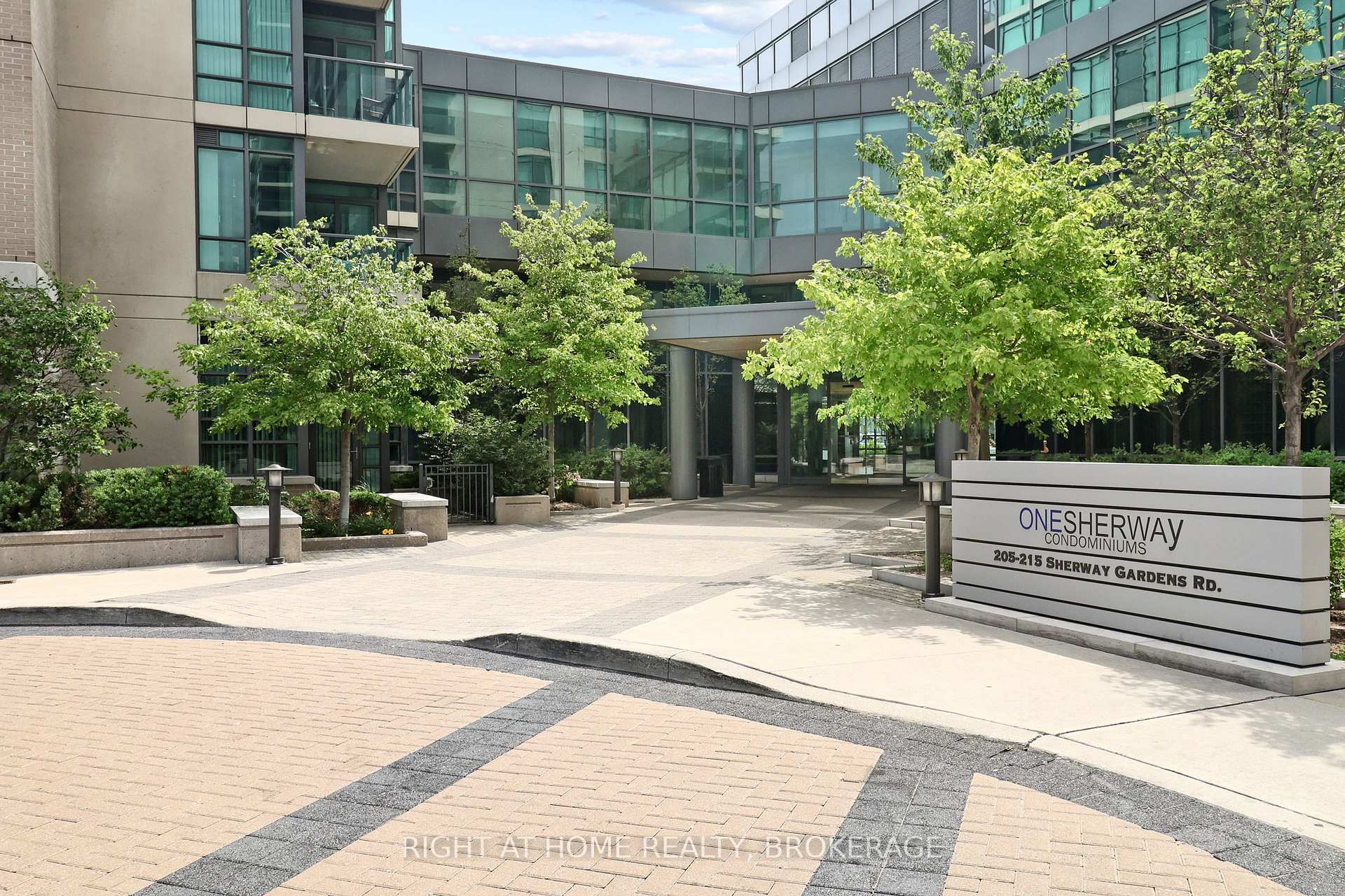 2 Bedrooms Condo at 215 Sherway Gardens, Toronto For sale