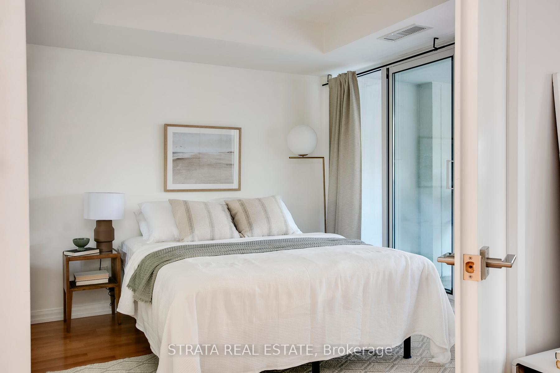1 Bedroom Condo at 111 Elizabeth, Toronto For sale