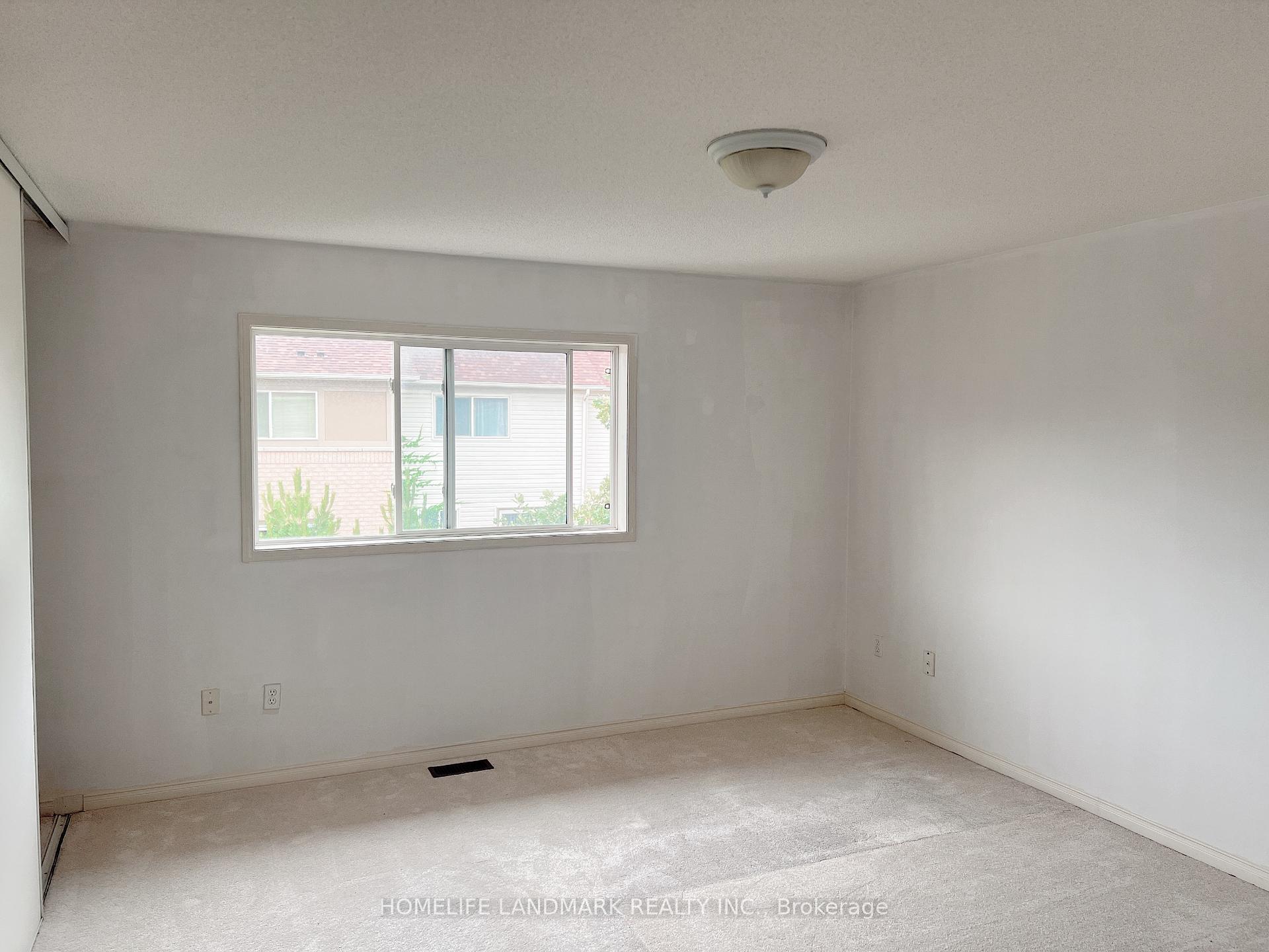 3 Bedrooms Condo at 3020 Cedarglen, Mississauga For sale