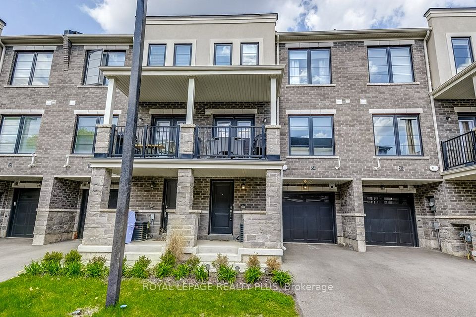383 Dundas
