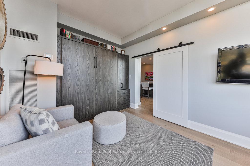 2 Bedrooms Condo at 2170 Marine, Oakville For sale