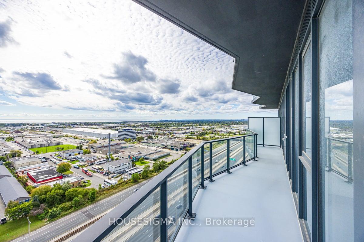 3 Bedrooms Condo at 36 Zorra,  Toronto For sale