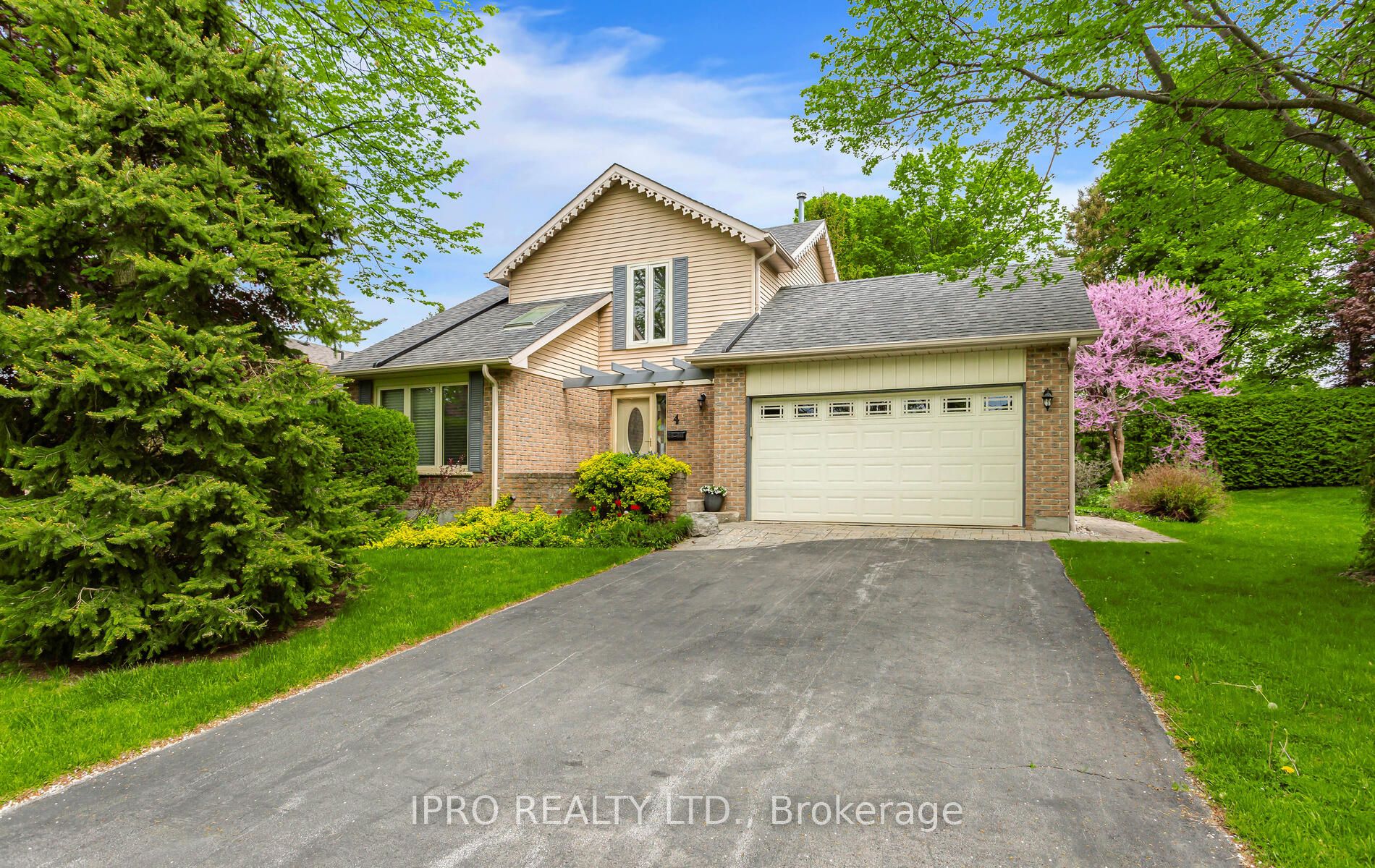 4 Terry Court, Halton Hills, ON L7G 1P4