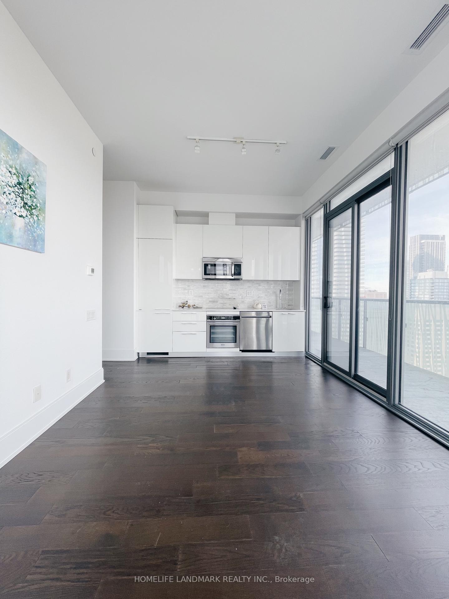 3 Bedrooms Condo at 50 Charles, Toronto For sale