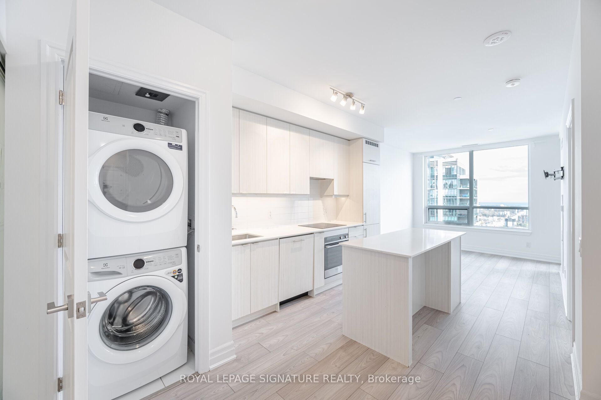 36 Elm Drive, #3007