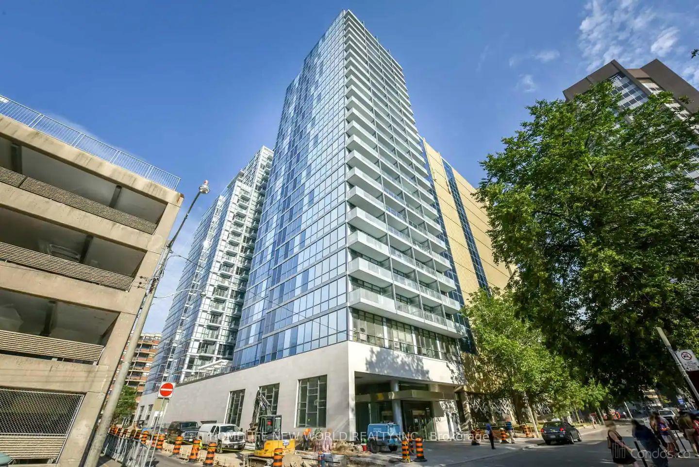 4 Bedrooms Condo at 210 Simcoe, Toronto For sale