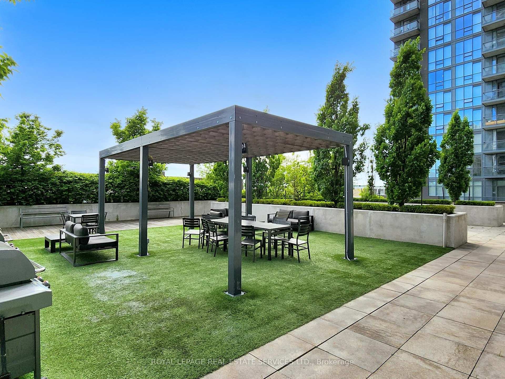 3 Bedrooms Condo at 5025 Four Springs, Mississauga For sale