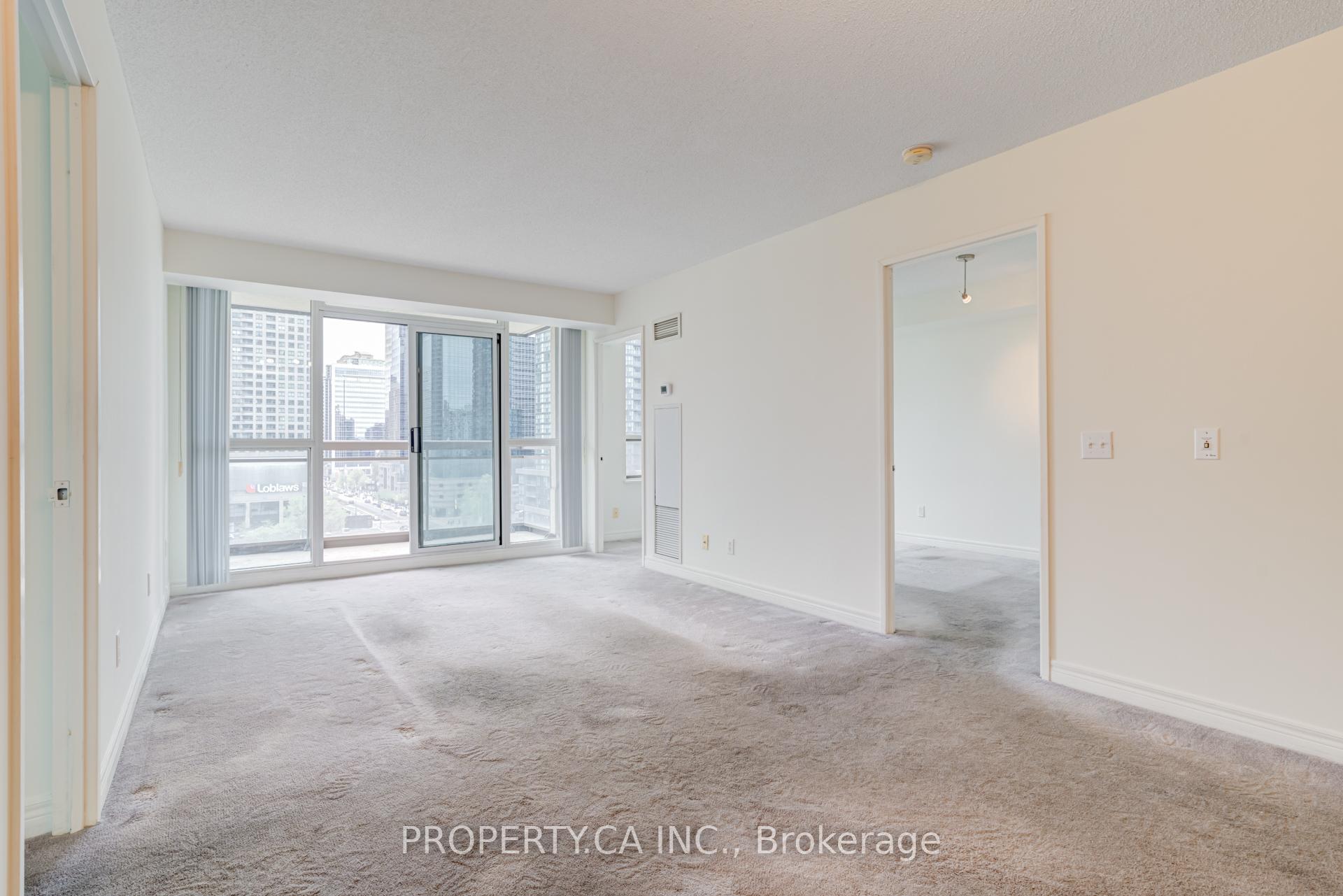 2 Bedrooms Condo at 18 Parkview, Toronto For sale