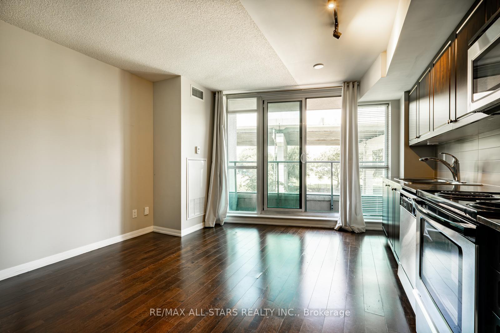 1 Bedroom Condo at 209 Fort York, Toronto For sale