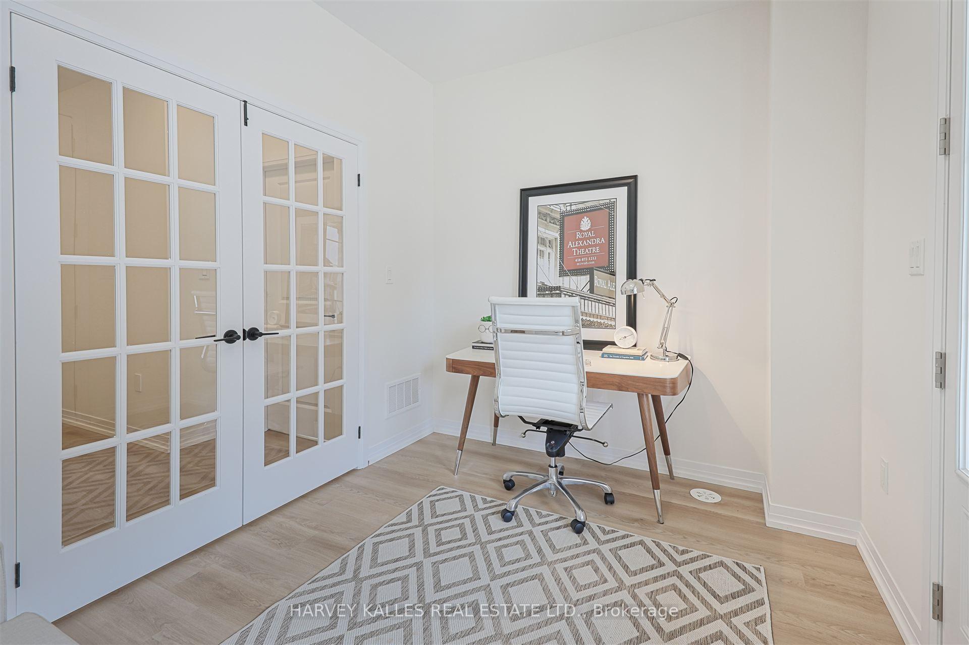 75 De La Roche Drive S