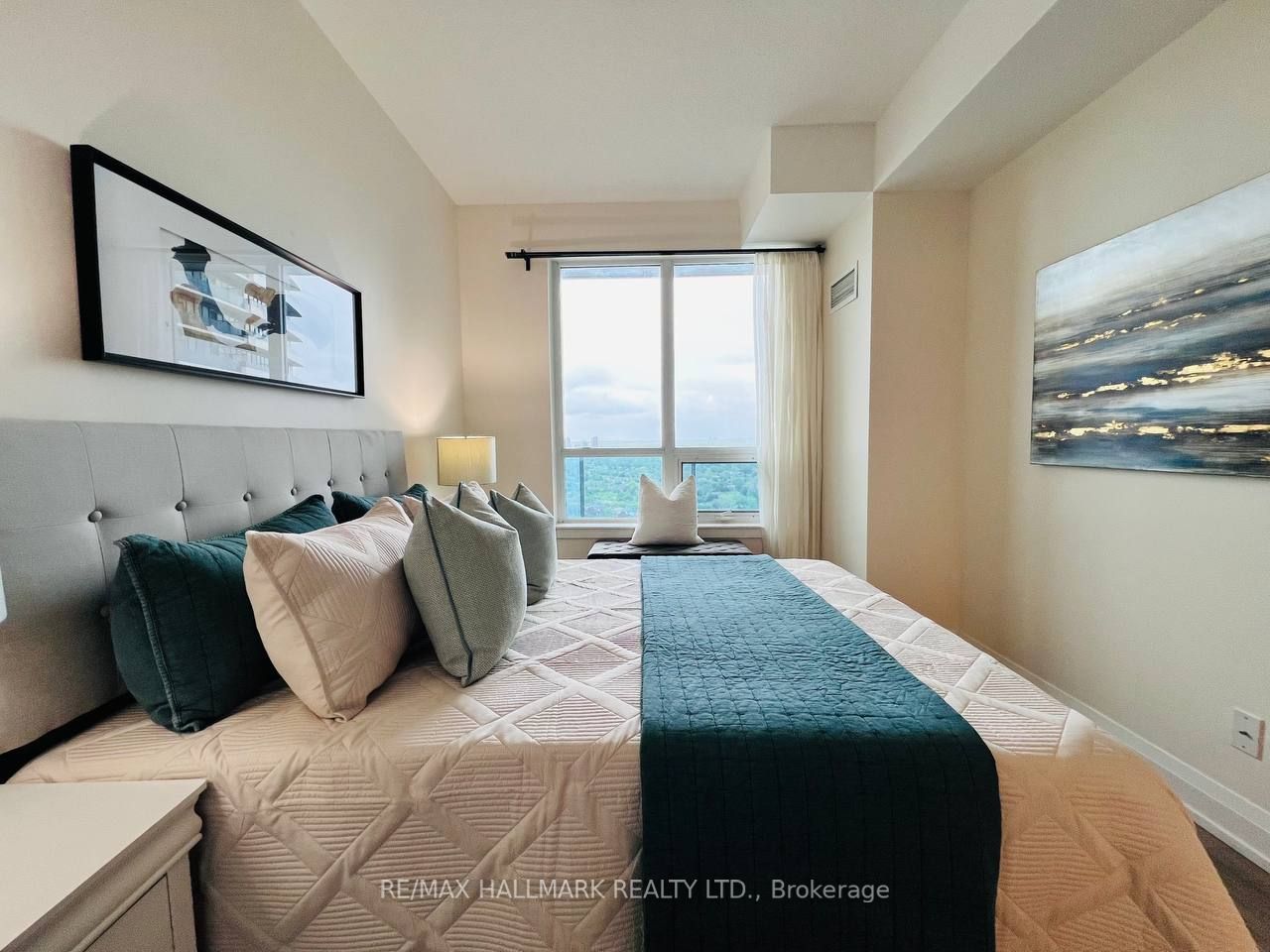 7161 Yonge Street, #2135