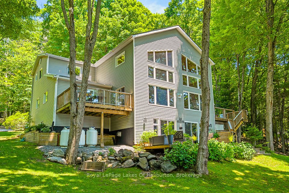 1047 BALMORAL