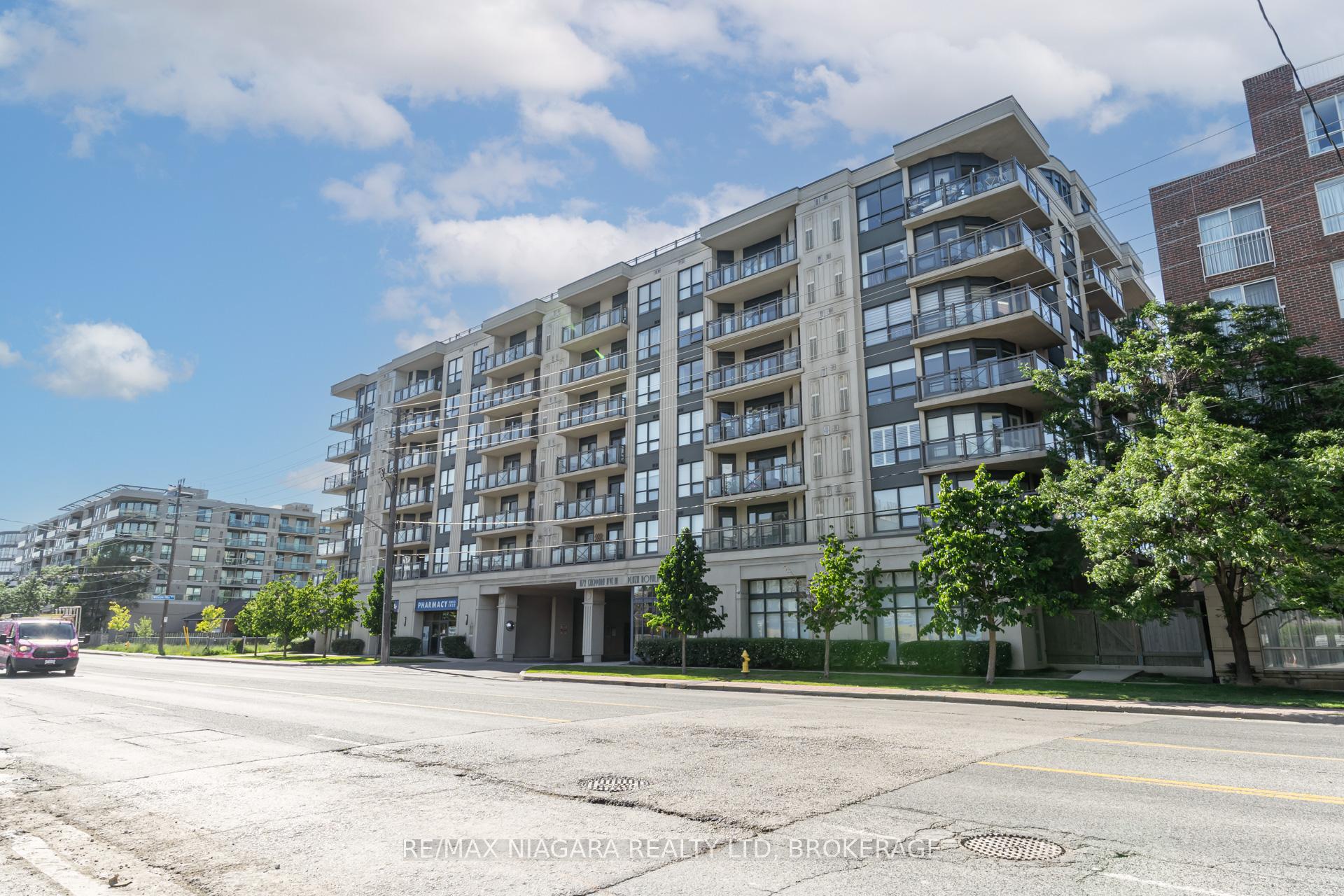 2 Bedrooms Condo at 872 Sheppard, Toronto For sale