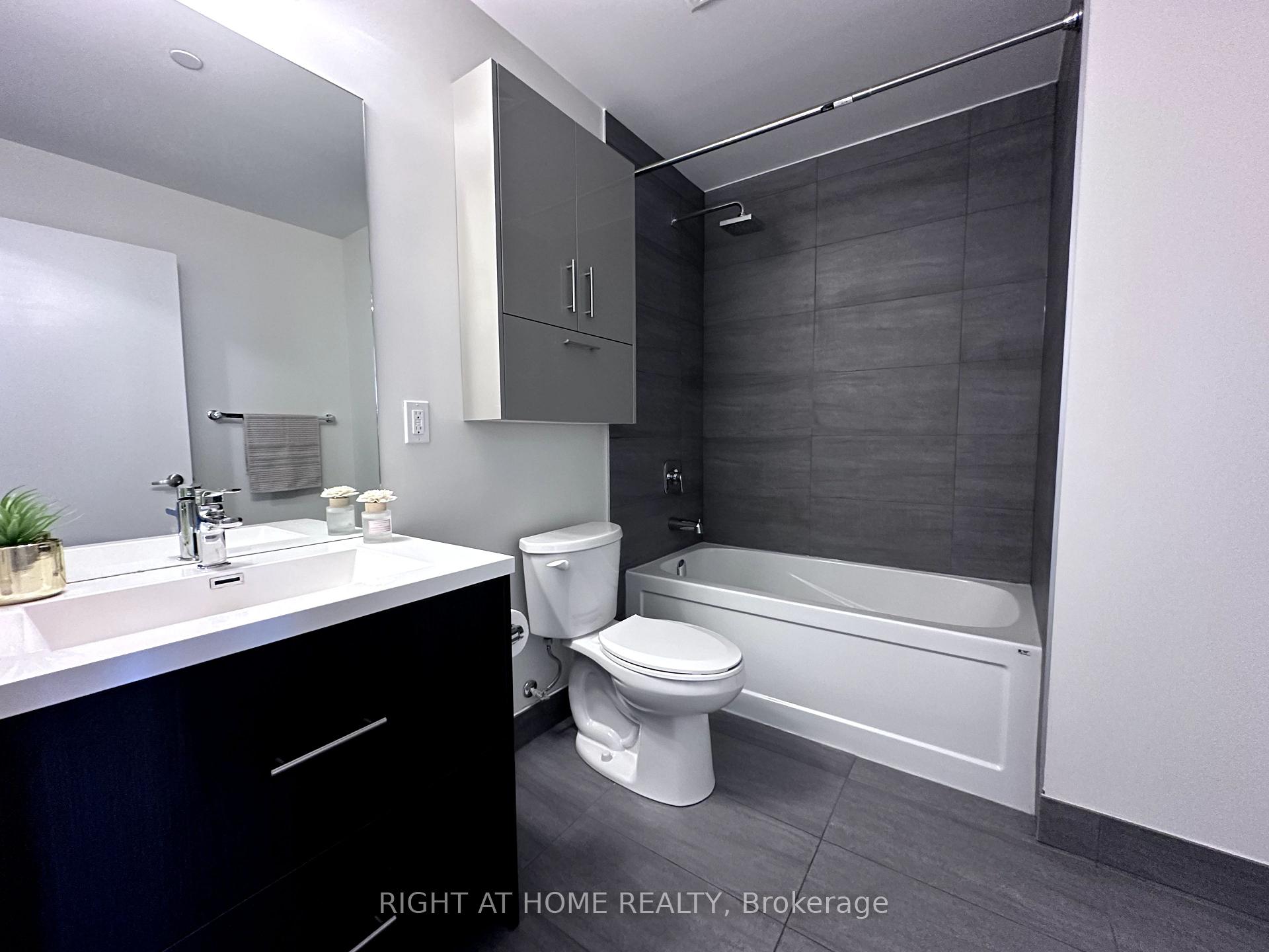 2 Bedrooms Condo at 188 Fairview Mall, Toronto For sale