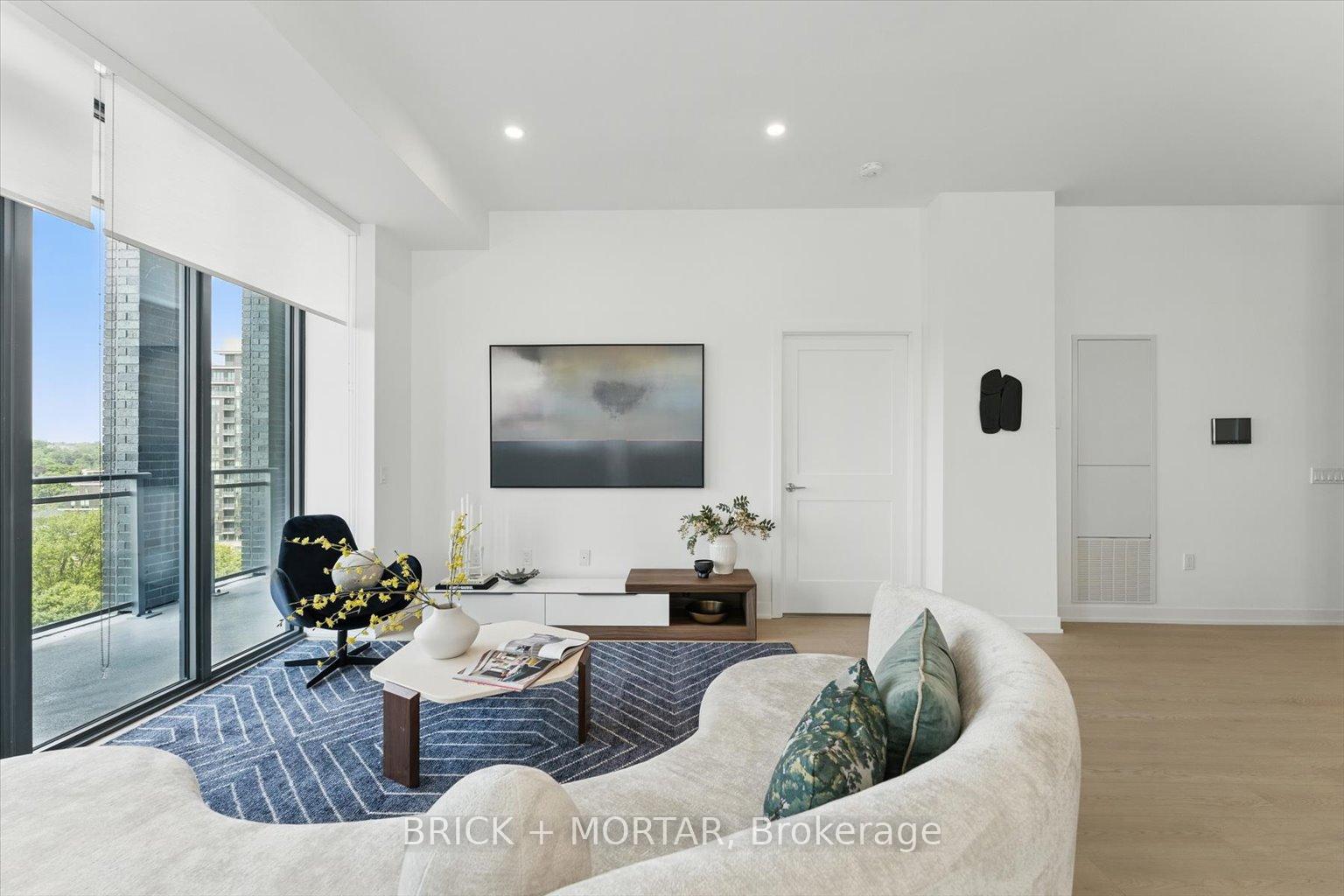 3 Bedrooms Condo at 1 Hillsdale, Toronto For sale