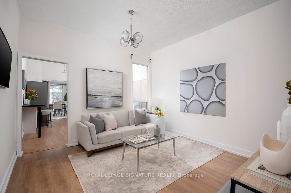 136 Montrose Avenue