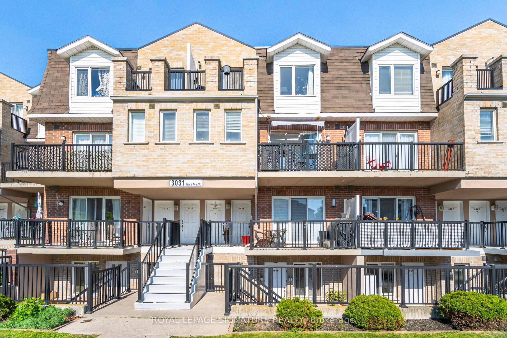 3 Bedrooms Condo at 3031 Finch, Toronto For sale