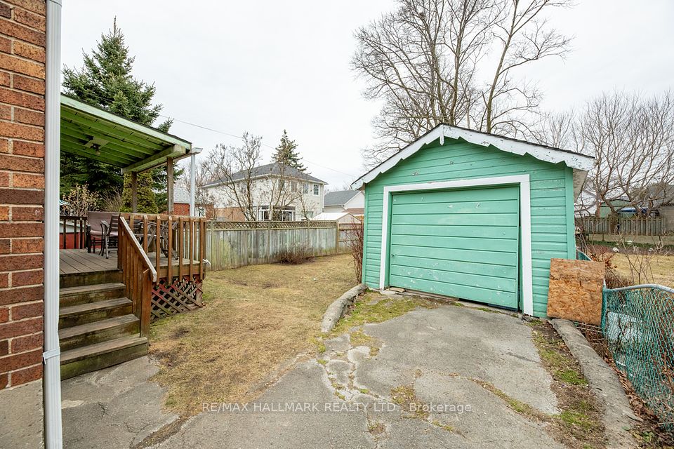 Detached Garage