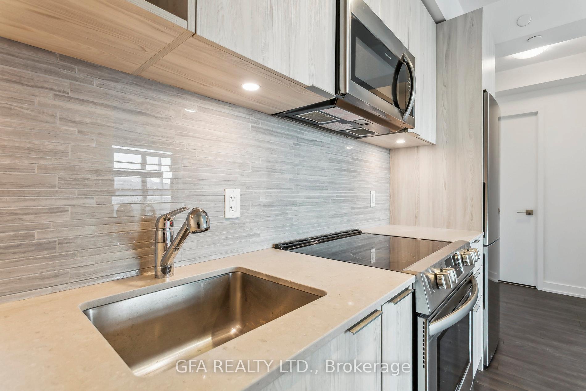 2 Bedrooms Condo at 30 Ordnance, Toronto For sale